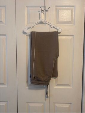 Member’s Mark Neutral Drawstring Sweats with Side Piping